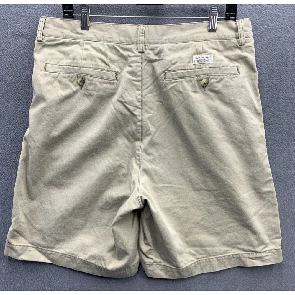 Old Navy Khaki Bermuda Shorts Mens Size 36 Regular Pleated Outdoor